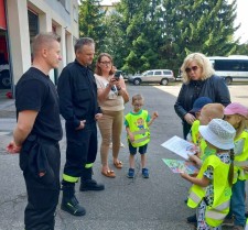 Powiększ zdjęcie Wycieczka do straży pożarnej