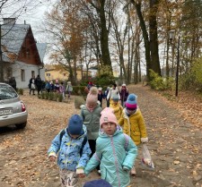 Powiększ zdjęcie WYCIECZKA DO MUZEUM WSI RADOMSKIEJ