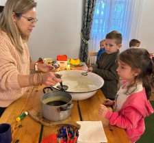 Powiększ zdjęcie WYCIECZKA DO MUZEUM WSI RADOMSKIEJ