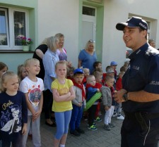 Bezpieczeństwo przede wszystkim, wizyta policjantów w przedszkolu 12 września 2019 r.